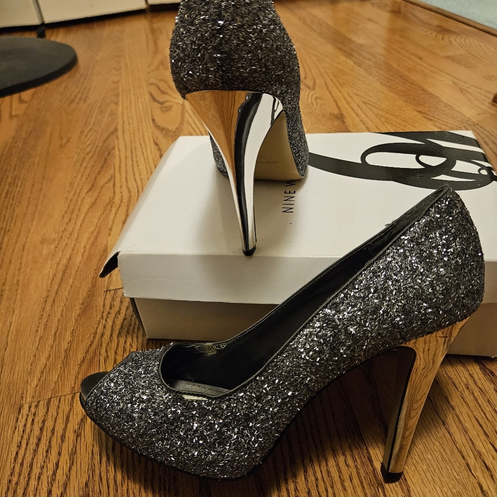 Shoes - Picture 3 of 3
